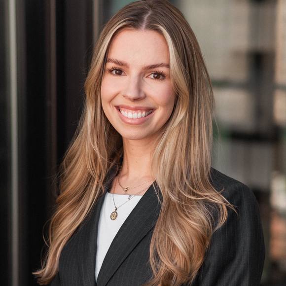 Meet your Posher, Julia - Picture 1 of 1